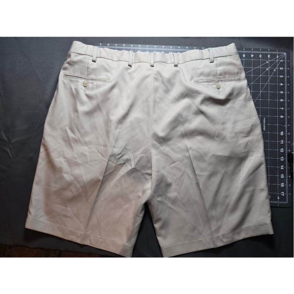 Jos. A. Bank David Leadbetter Folf Shorts Mens Size 44 Khaki Performance